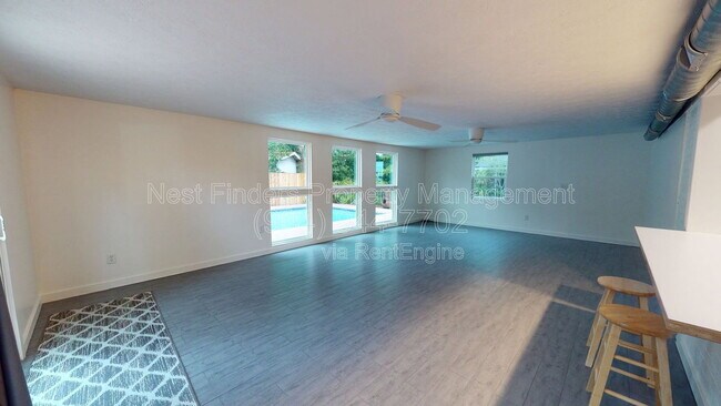Building Photo - 1302 20th Ave N