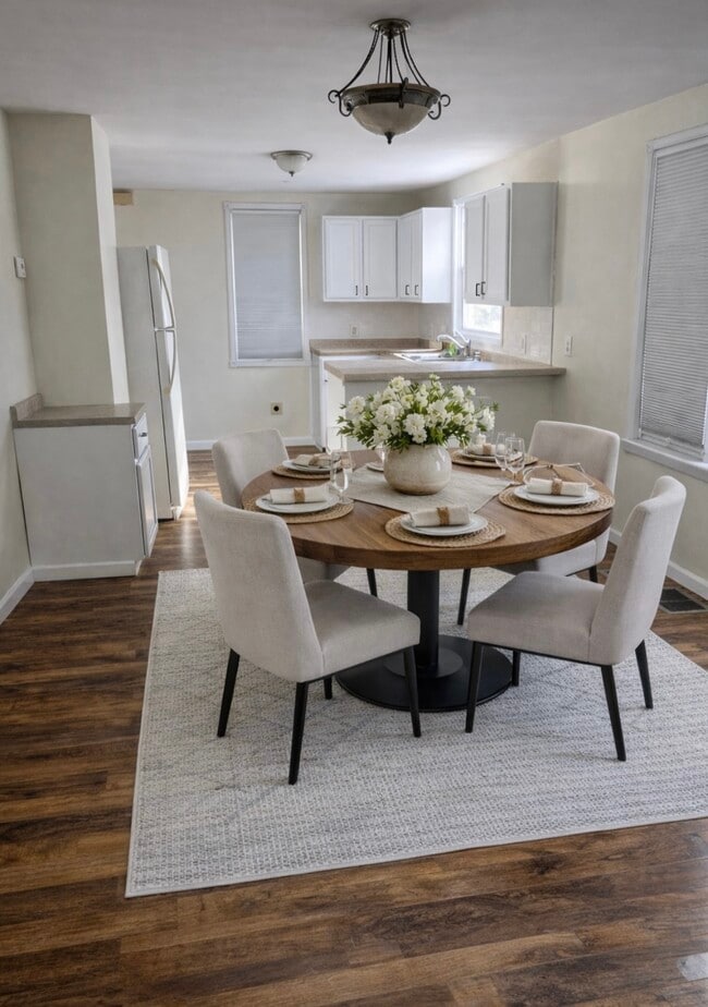 Building Photo - 412 S 73rd St