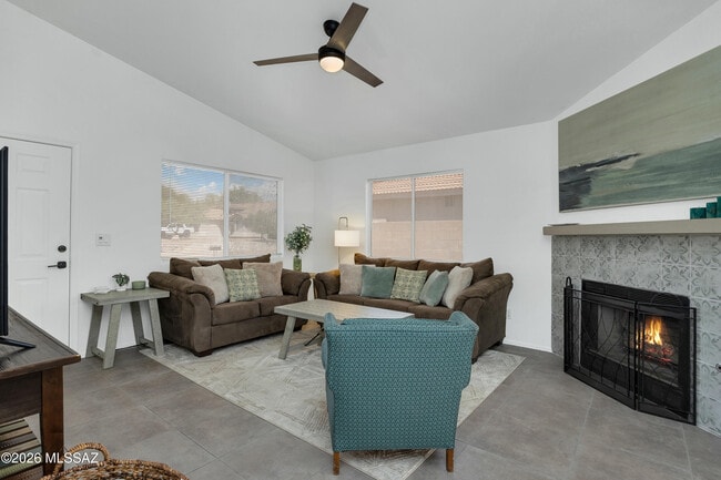 Building Photo - 5537 W Panther Butte St