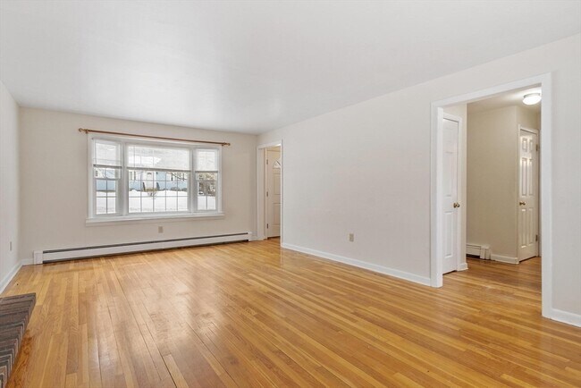 Building Photo - 20 Lovell St