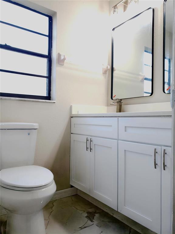 Building Photo - 4284 Everett Ave