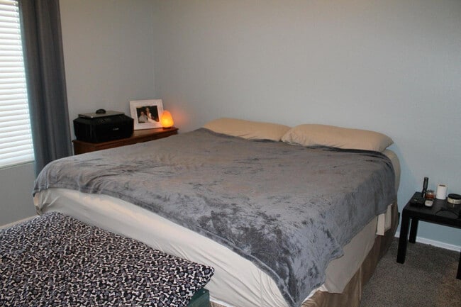 Building Photo - 4901 E Kelton Ln