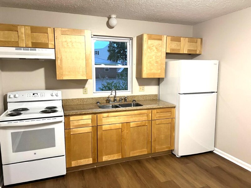 Building Photo - 861 Buchanan Trail E