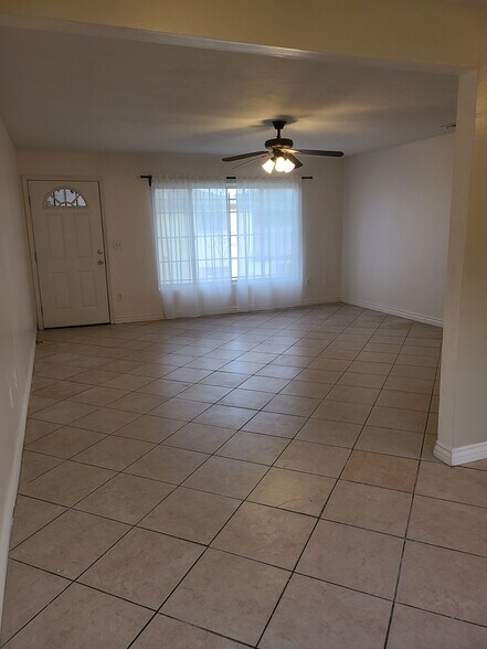 Building Photo - 2378 Chanslor St