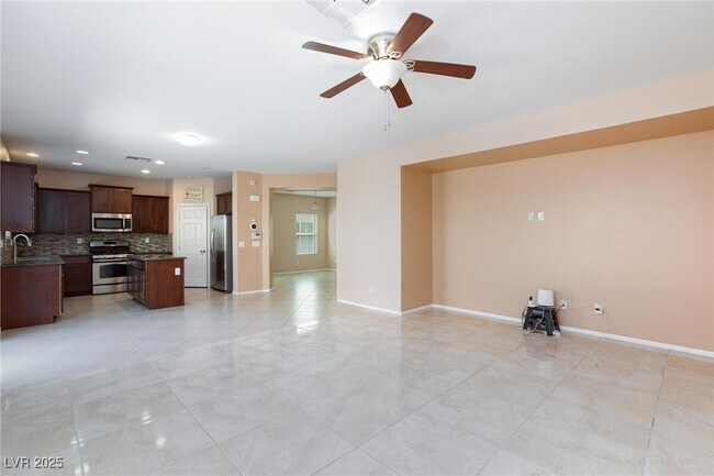 Building Photo - 6736 Prairie Dusk Dr
