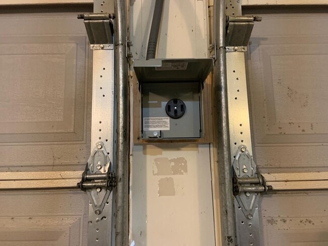 Building Photo - 12423 Ashford Hollow Dr