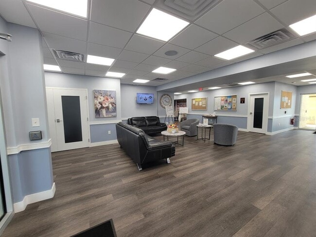 Building Photo - 5700 Holiday Park Blvd