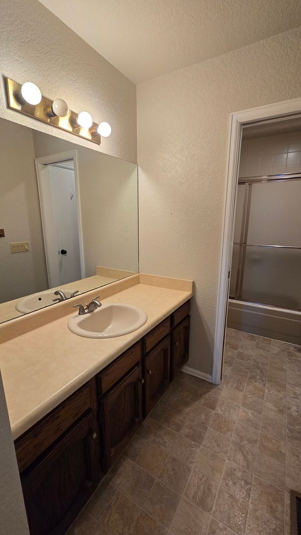 Building Photo - 4020 Thundercloud Dr