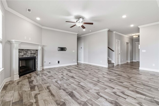 Building Photo - 931 E Skyline Lp