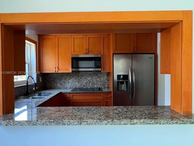 Building Photo - 1241 SW 22nd Ave