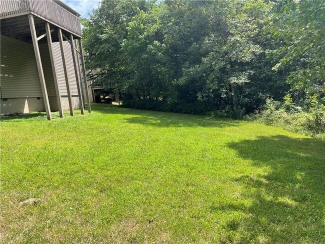 Building Photo - 9 Pennine Ln
