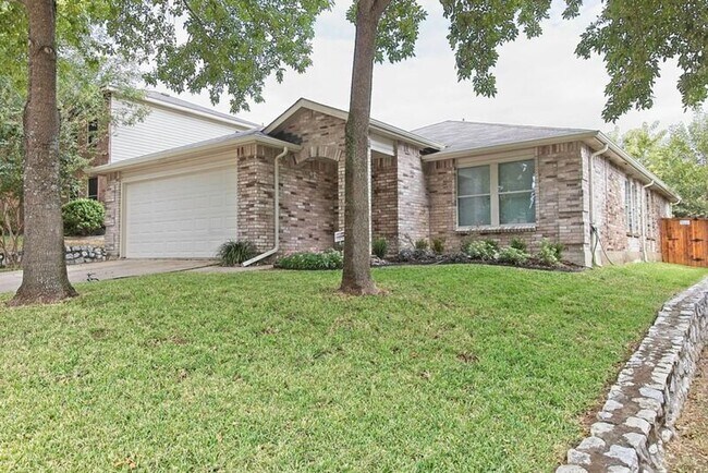 Building Photo - 2508 Clear Brook Dr