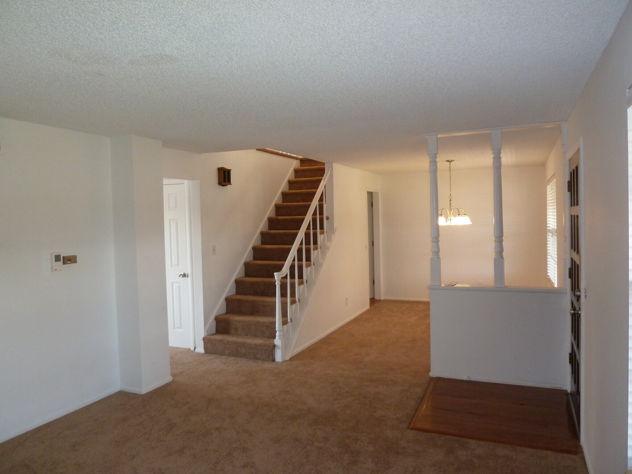 Stair rail updated - see addt'l photo - 8205 Ingalls Cir