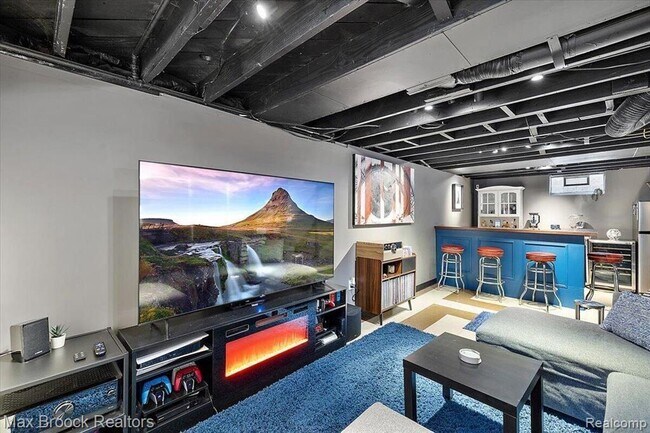 Building Photo - 3207 N Altadena Ave