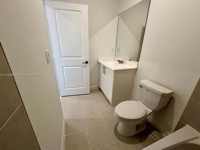 Building Photo - 254 10th Ct