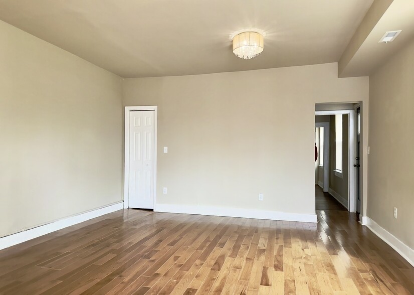 Building Photo - 123 Walnut Ave