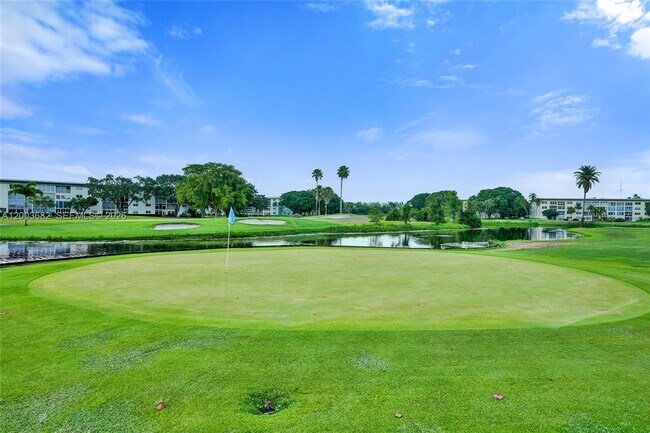 Building Photo - 3001 Portofino Isle