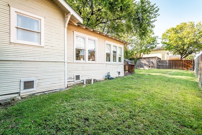 Building Photo - 5459 Miller Ave
