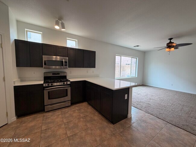 Building Photo - 37 W Camino Rancho Palomas