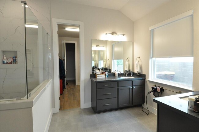 Building Photo - 16804 Roselin Dr