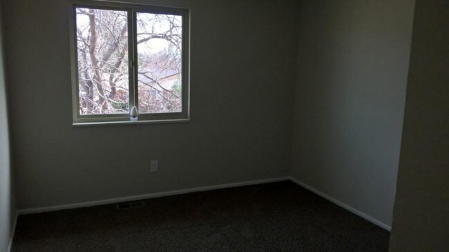 Building Photo - 1331 Merl Place #4, Longmont, CO 80501