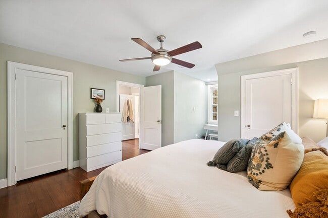 Building Photo - 3bd/2ba Two-Story Home in Durham Only 1 Mile from Downtown!