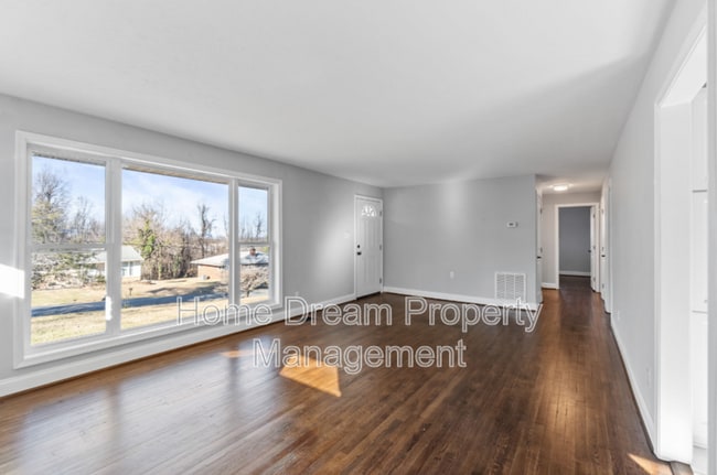 Building Photo - 354 Berry St