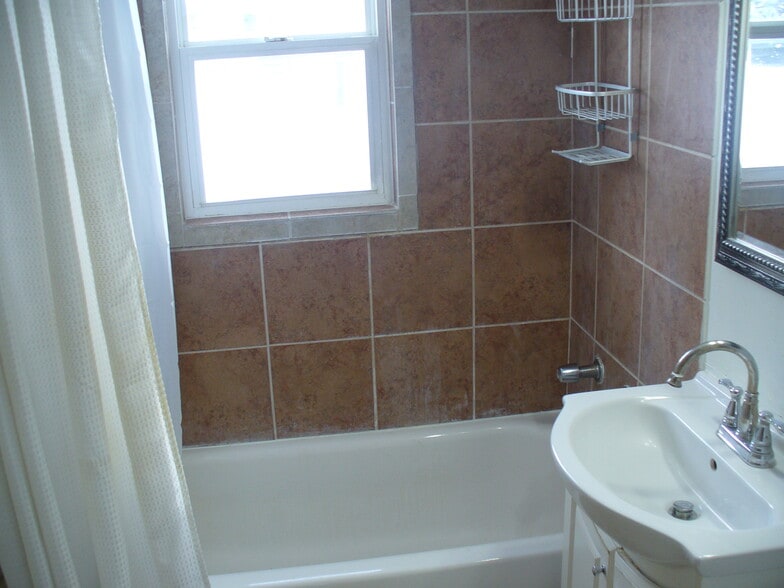 Building Photo - 6845 Carman Dr