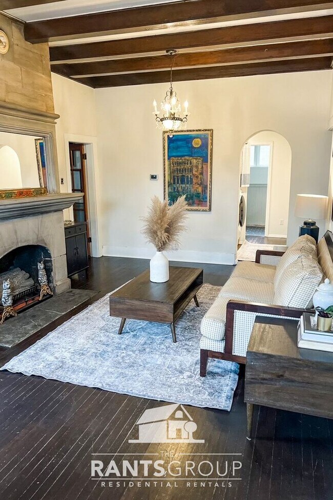 Building Photo - Charming historical home in Tenino!