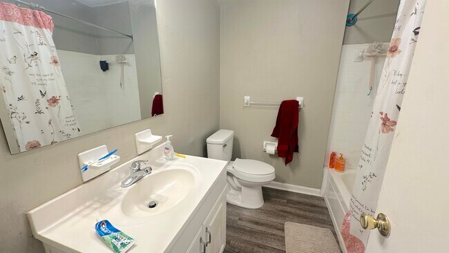 Building Photo - 448 Belmont Rd