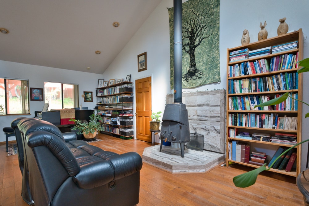 Building Photo - 945 Midpine Way