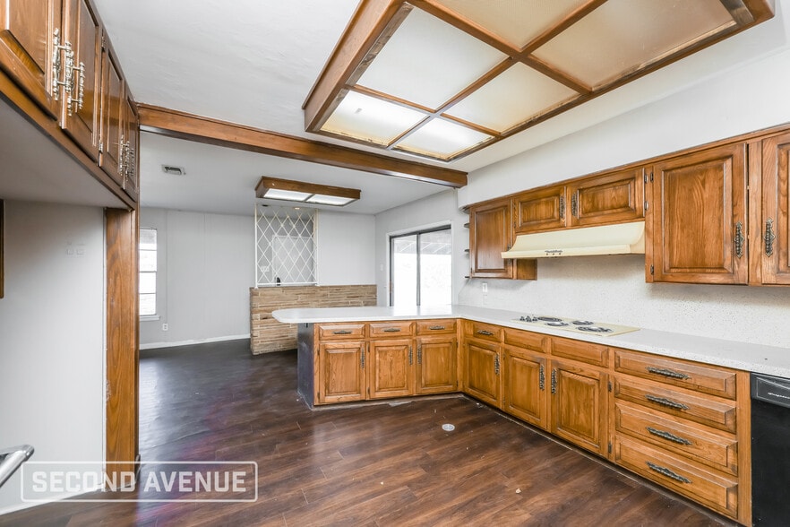 Building Photo - 2713 S Carrier Pkwy