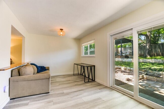 Building Photo - 6508 Sunnysky Way