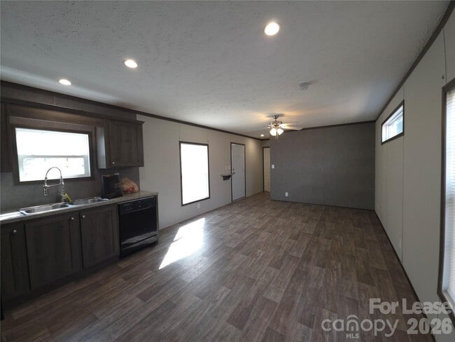 Building Photo - 152 Songbird Ln