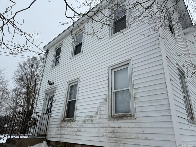 Building Photo - 19 Bloomingburg Rd