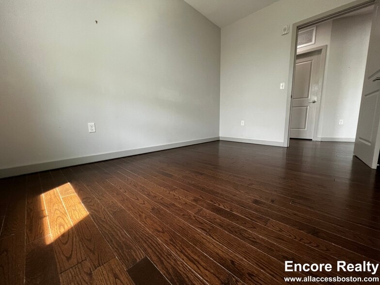 Building Photo - 40A Marion St