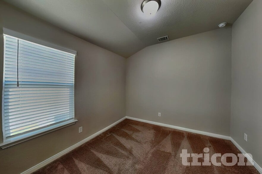 Building Photo - 13619 Emerson Wy