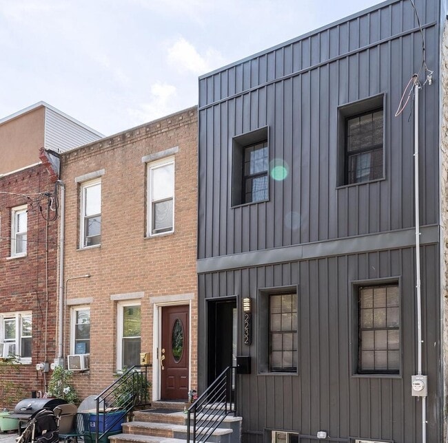 Building Photo - 2232 Manton St