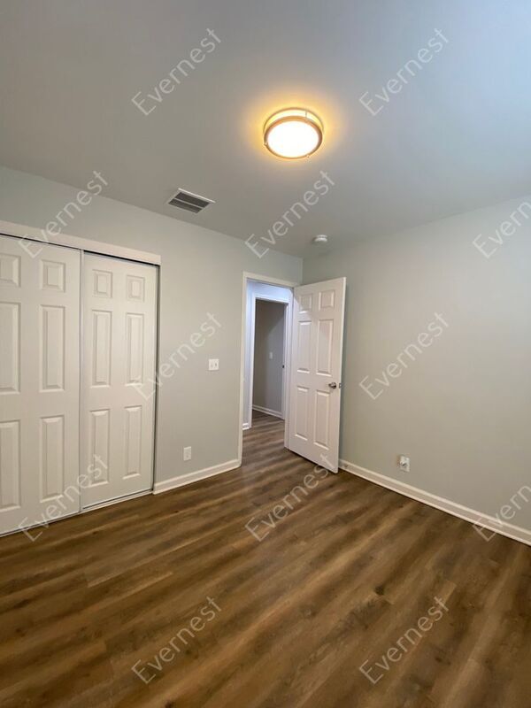 Building Photo - 838 Lock Ave