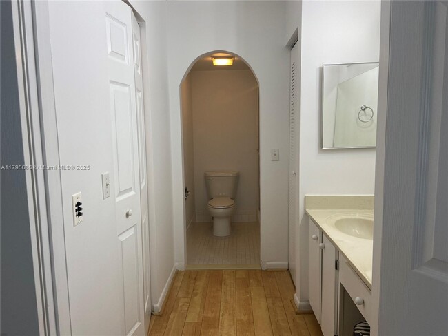 Building Photo - 1100 SW 128th Terrace