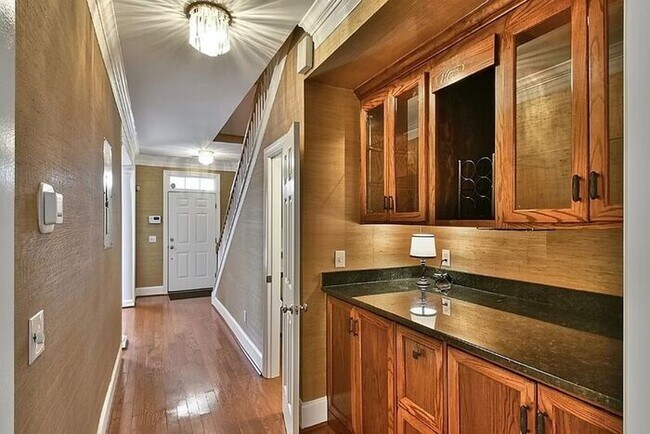 Building Photo - Wildewood in Northeast Columbia--Offering Self Guided Tour with RENTLY!