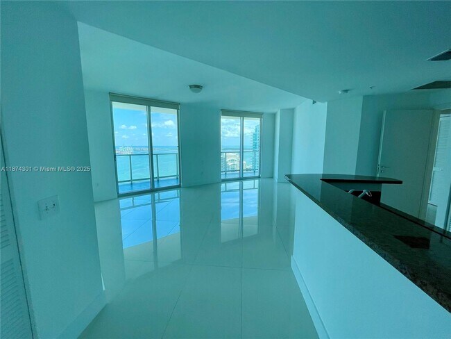 Building Photo - 300 S Biscayne Blvd