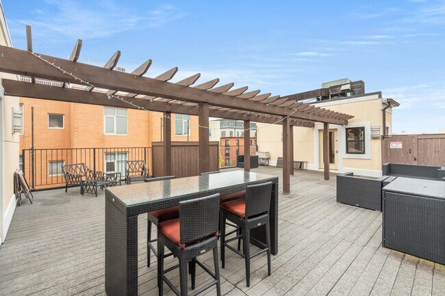 Building Photo - 1354 Euclid St NW