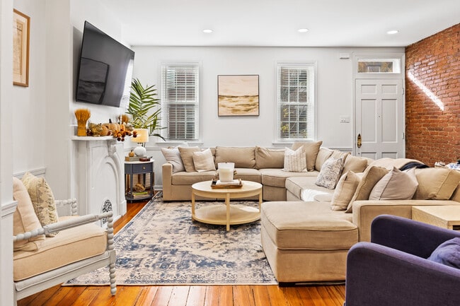 Building Photo - 2207 Lombard St