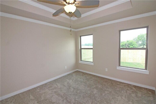 Building Photo - 471 Barbet Dr