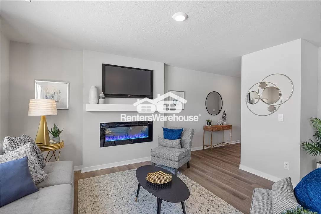 Building Photo - 2124 Bugge Dr