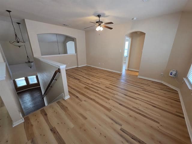 Building Photo - 1216 Realoaks Dr