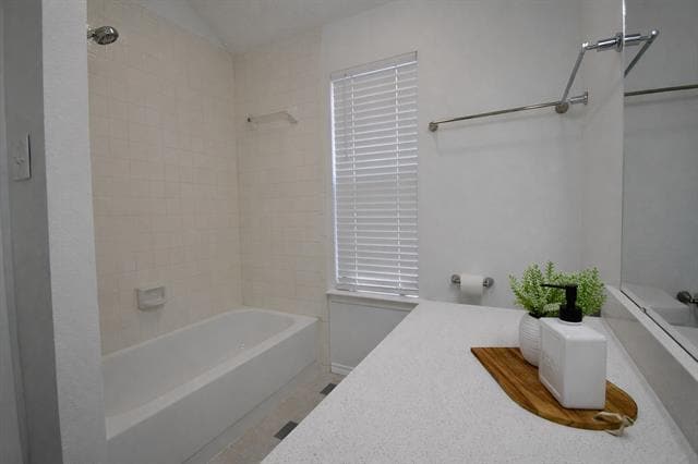 Building Photo - 2035 Lansdown Dr