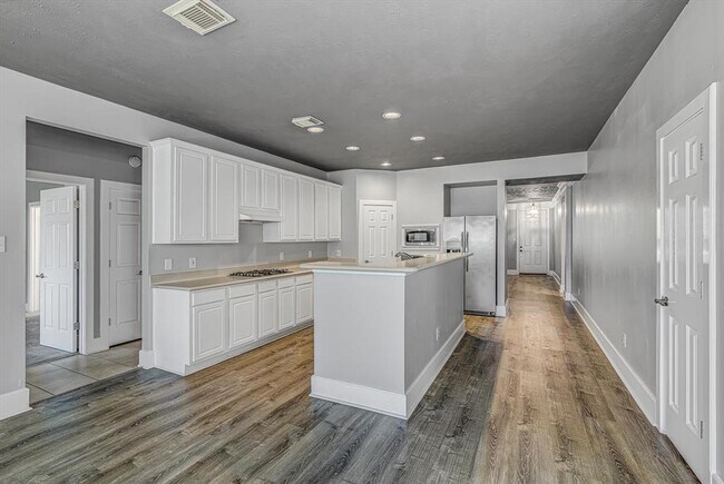 Building Photo - 16806 Ivy Wild Ln