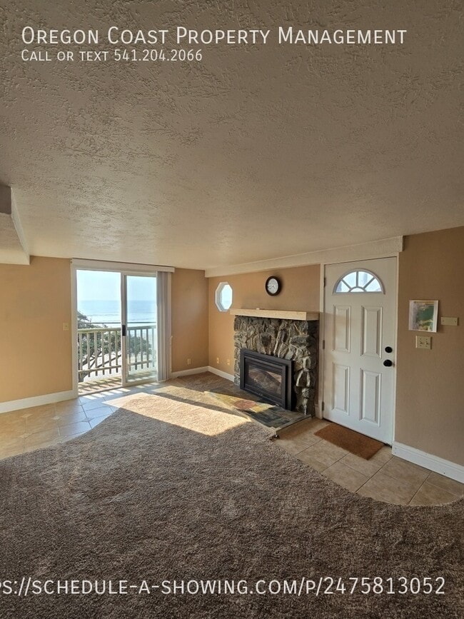 Building Photo - Ocean Views 1bed/1bath Upstairs Unit